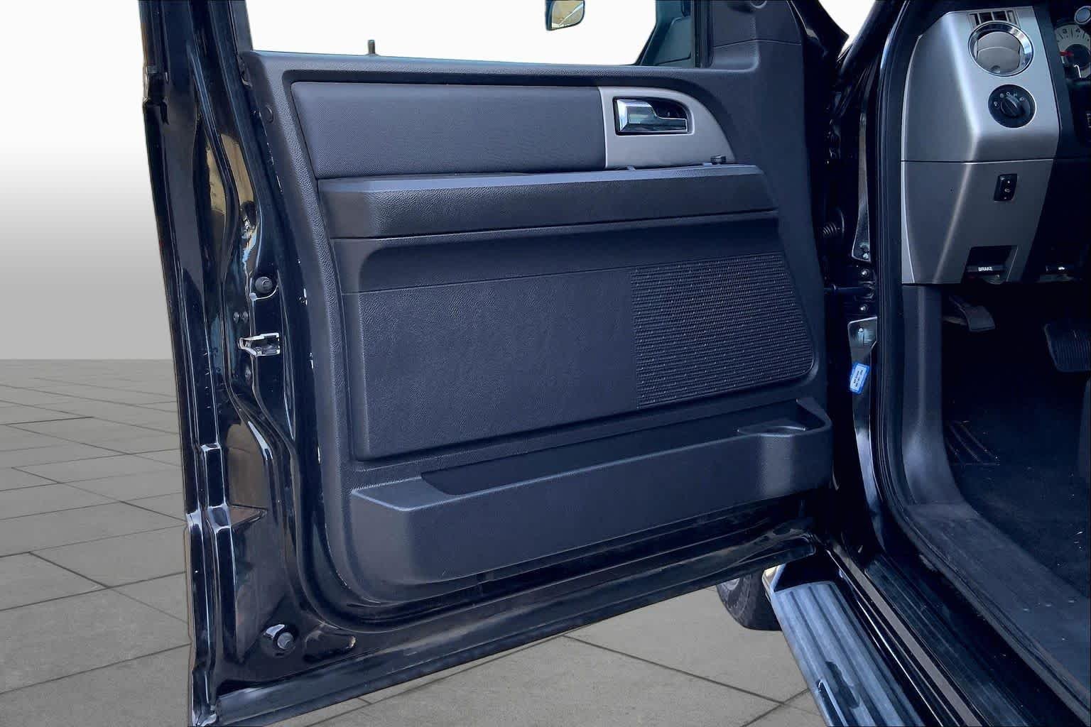 Used 2013 Tuxedo Black Metallic Ford Limited image 21
