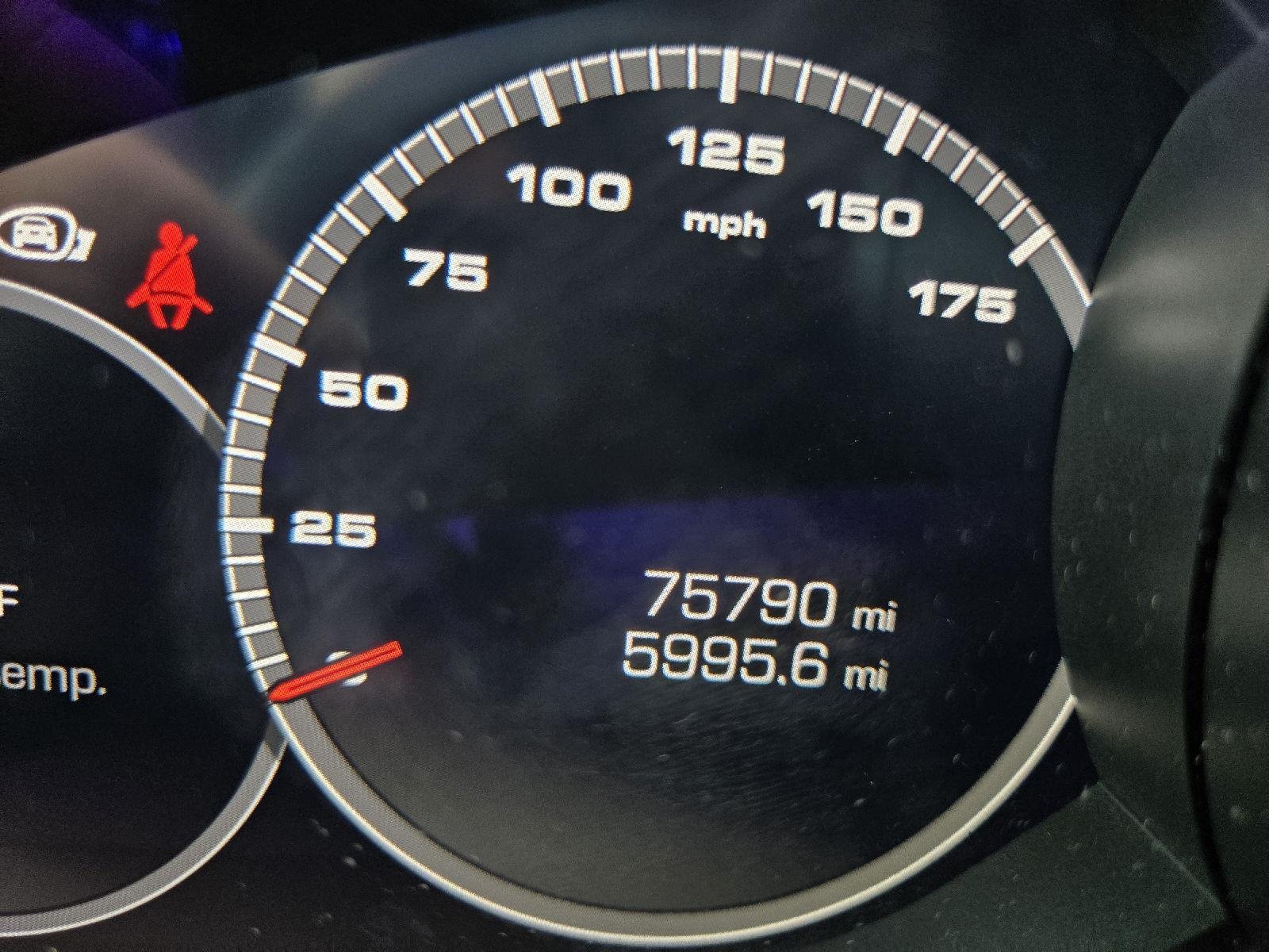 Used 2020  Porsche Base image 23