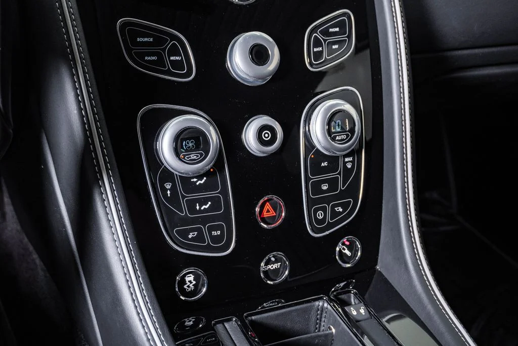 Used 2016 Skyfall Silver Aston Martin GT image 31