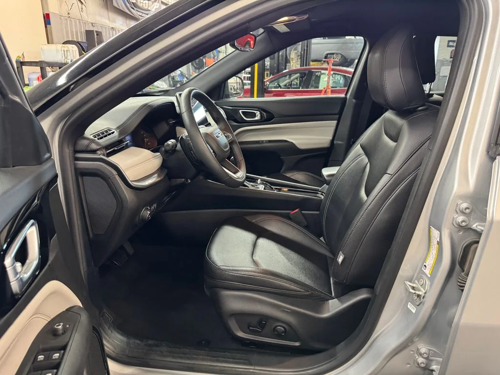 Used 2025 Silver Jeep Limited image 15