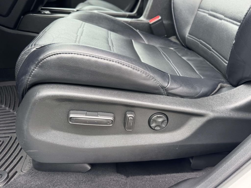 Used 2018  Honda EX-L image 19
