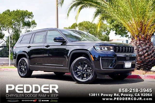 New 2026 Diamond Black Crystal Pearl-Coat Exterior Paint Jeep Altitude image 1