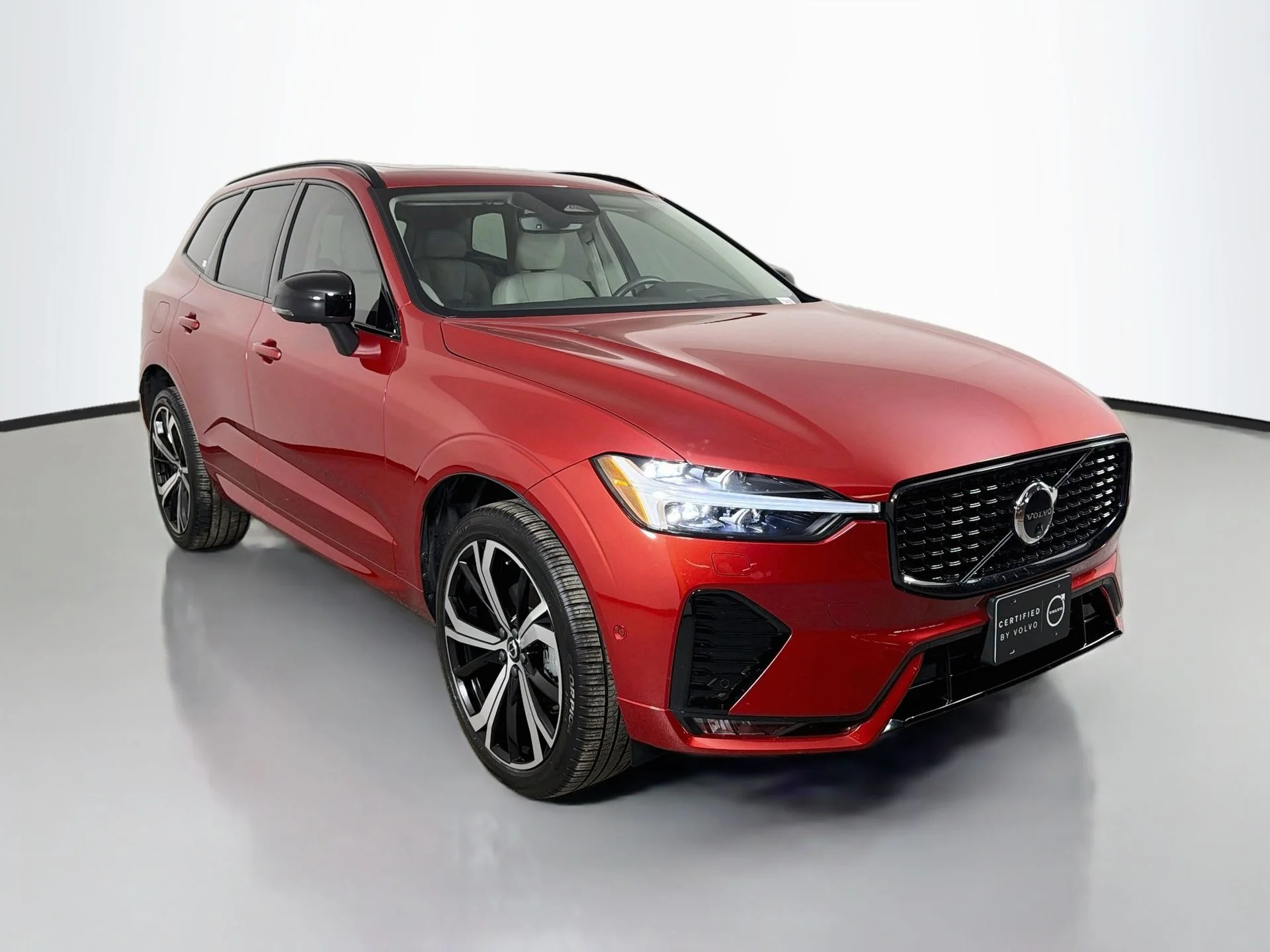 Certified Used 2024 Fusion Red Volvo Ultimate image 3