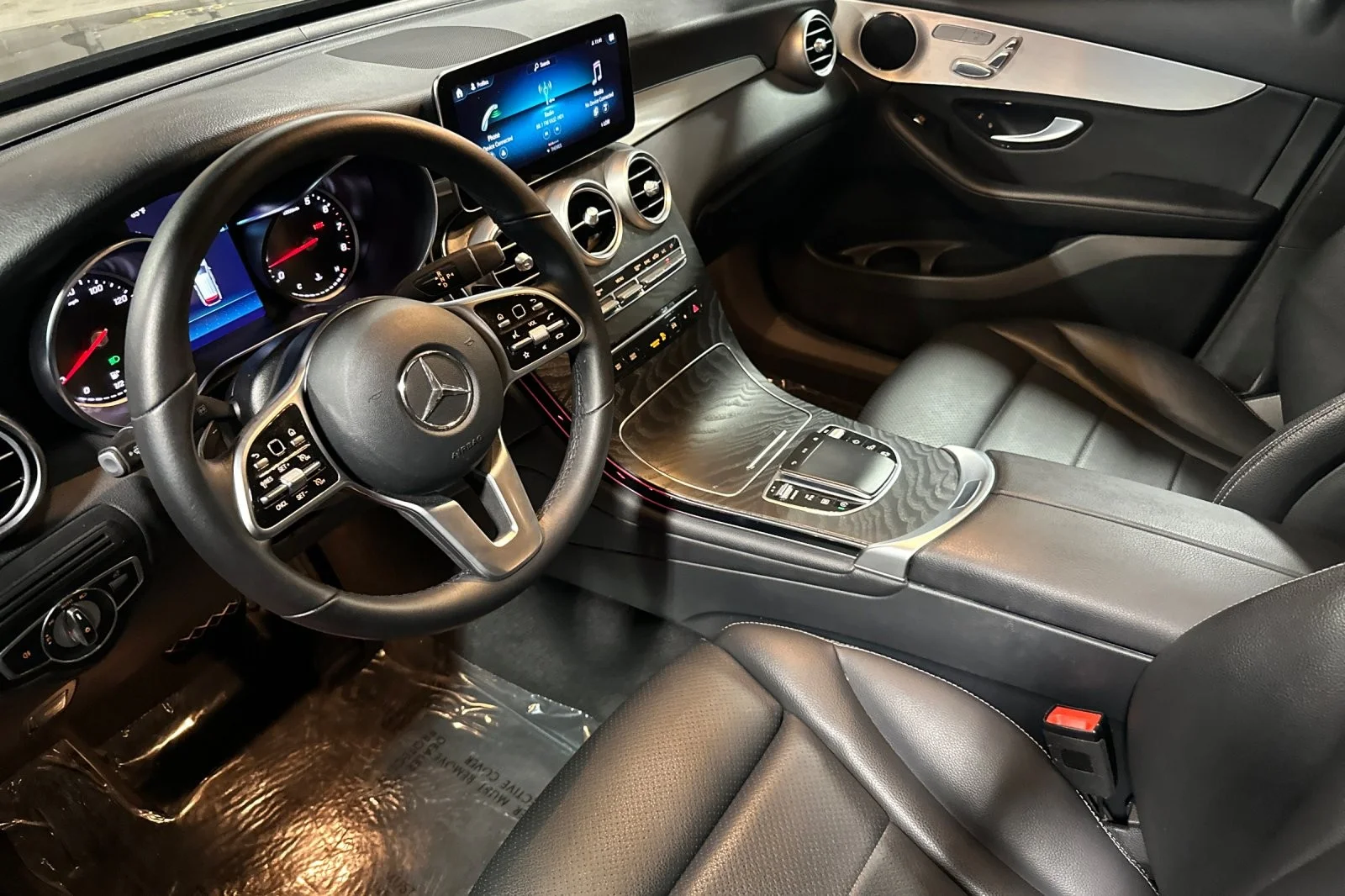 Used 2022 Black Mercedes-Benz GLC 300 4MATIC® SUV image 9