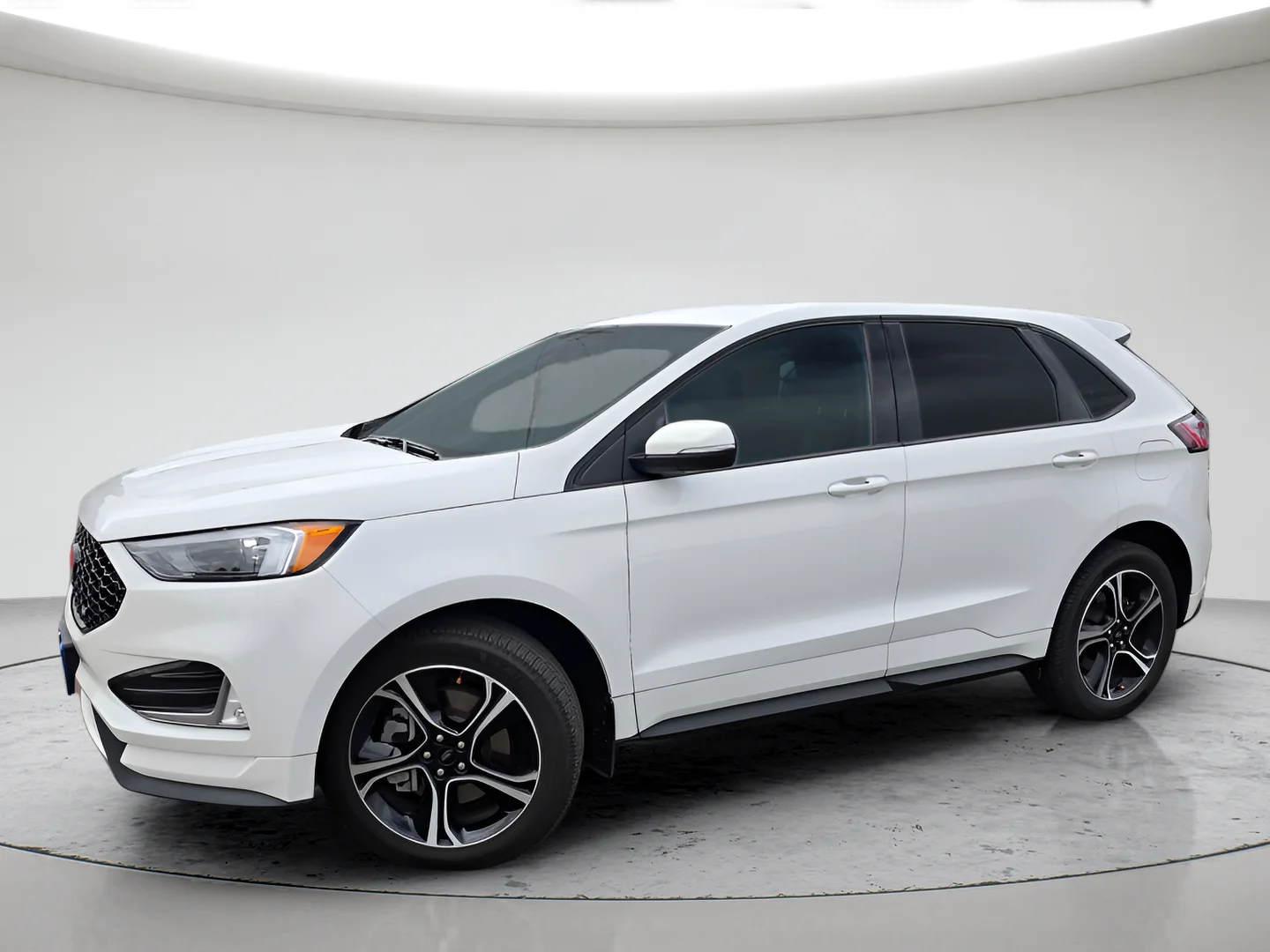 Used 2023 White Ford ST image 1