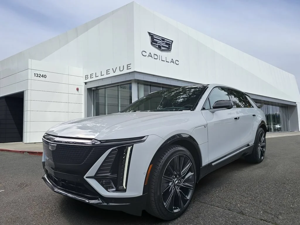 New 2027 Vibrant White Tricoat Cadillac Signature Sport image 3