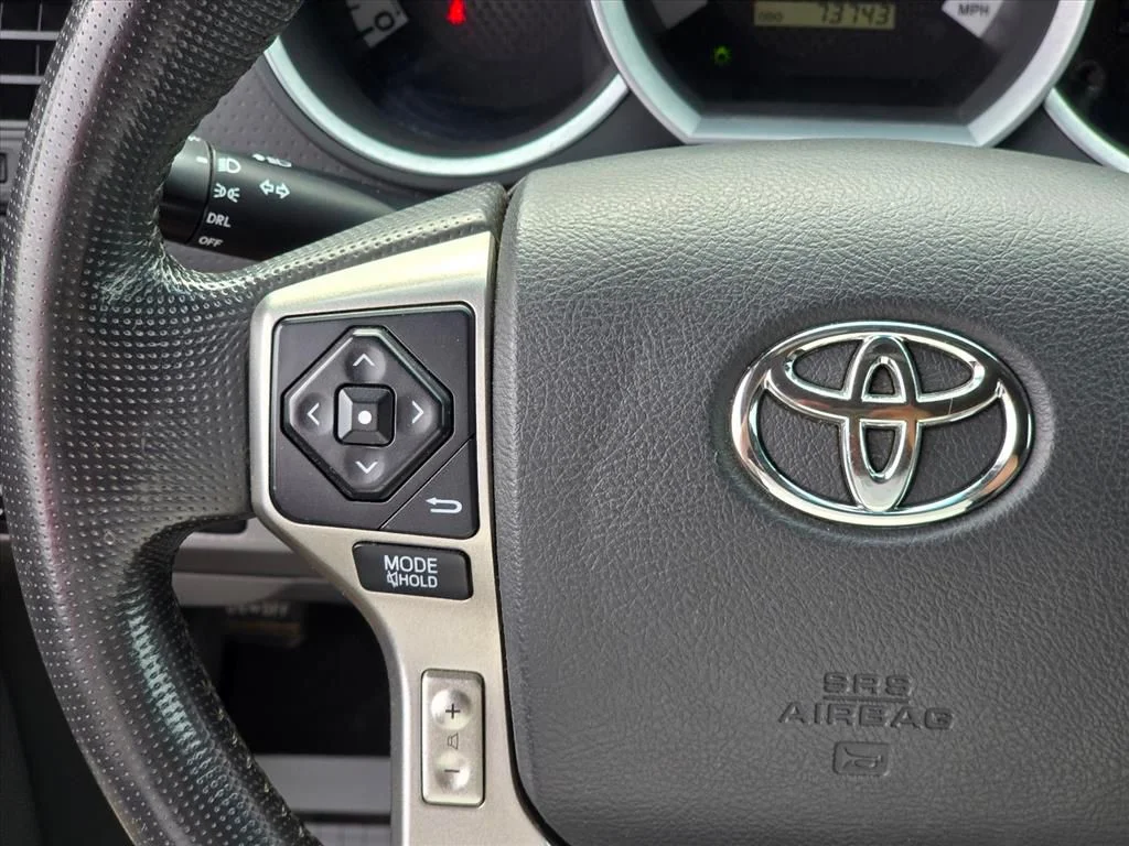 Used 2015 Red Toyota Base image 15