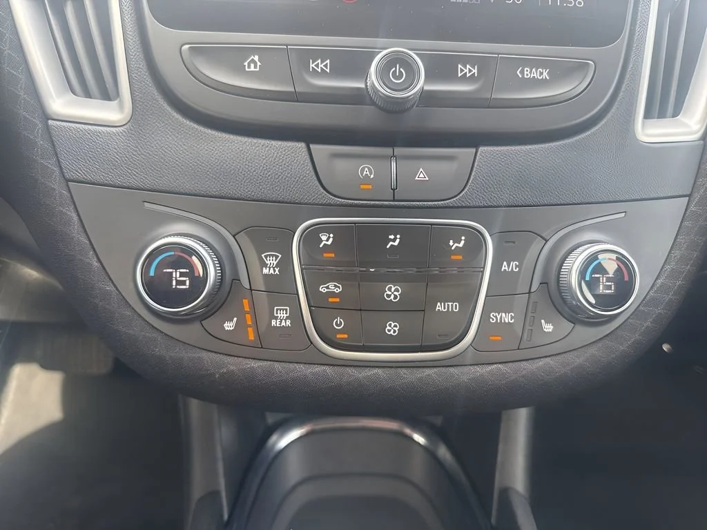 Used 2024 Summit White Chevrolet 1LT image 21