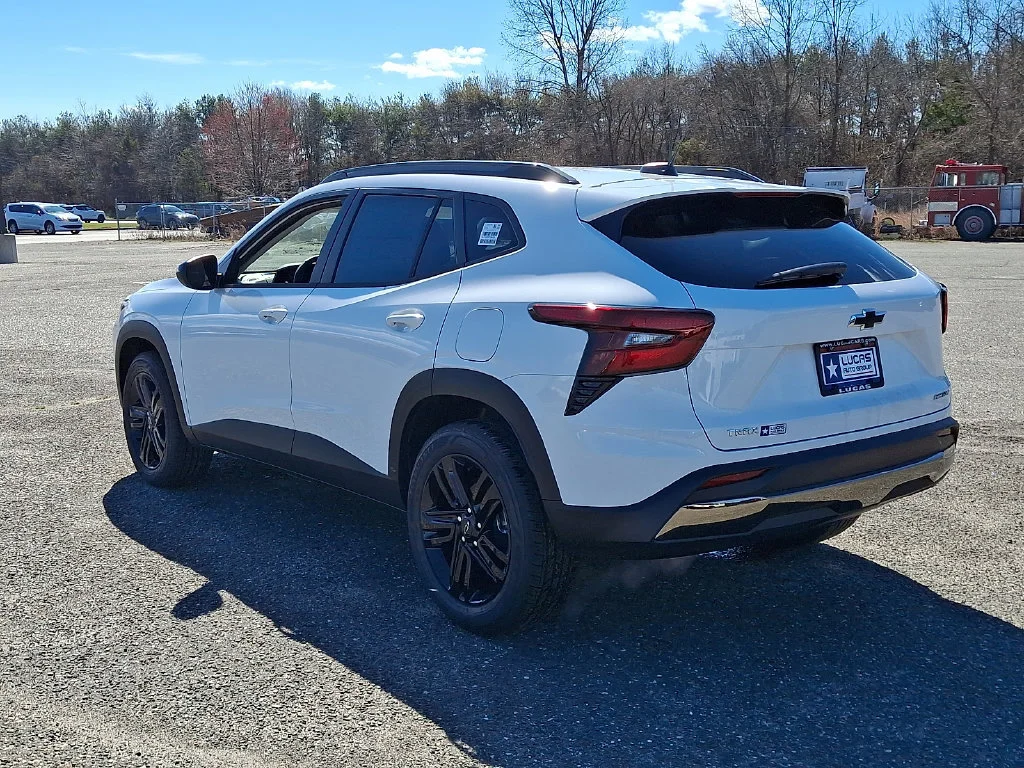New 2026 Summit White Chevrolet ACTIV image 6