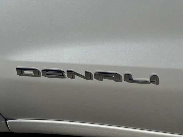 Used 2023 White GMC Denali Ultimate image 20