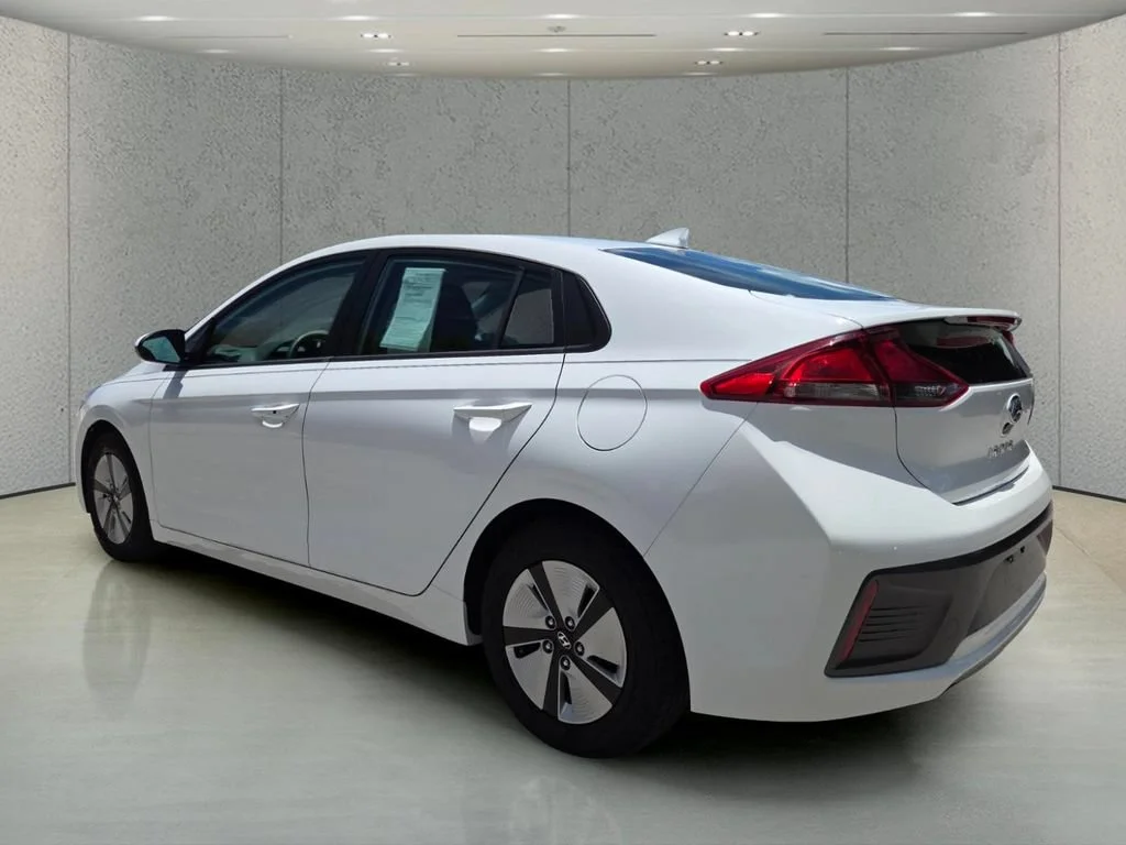 Used 2021 Ceramic White Hyundai Blue image 7