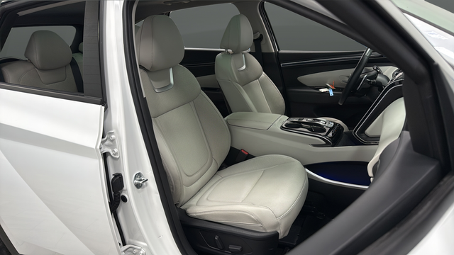 Used 2024 White Pearl Hyundai Limited image 25