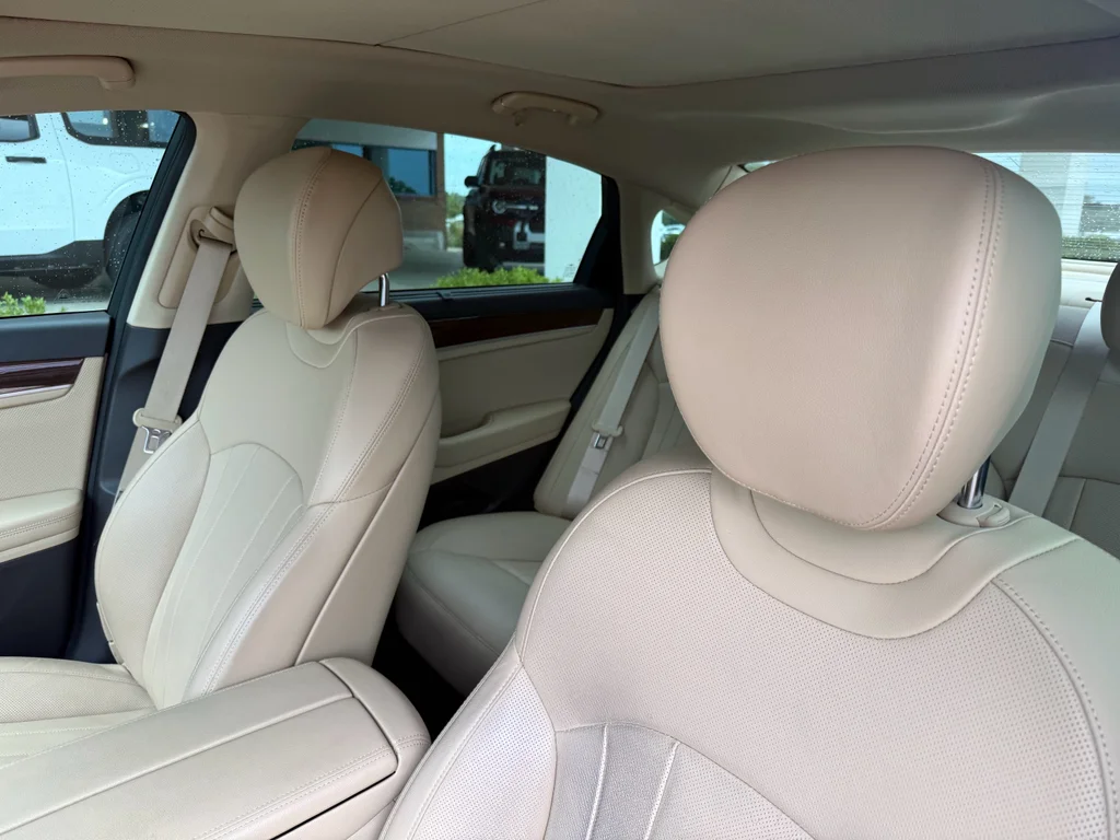 Used 2020 Uyuni White Genesis 3.8L image 6