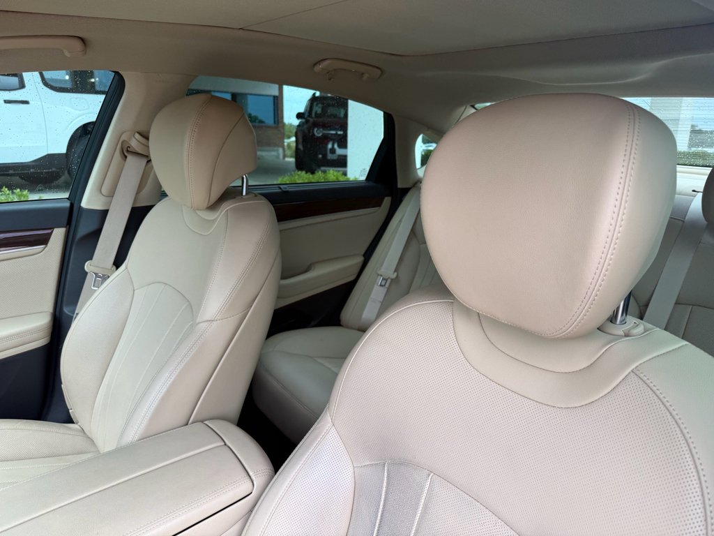 Used 2020 Uyuni White Genesis 3.8L image 6