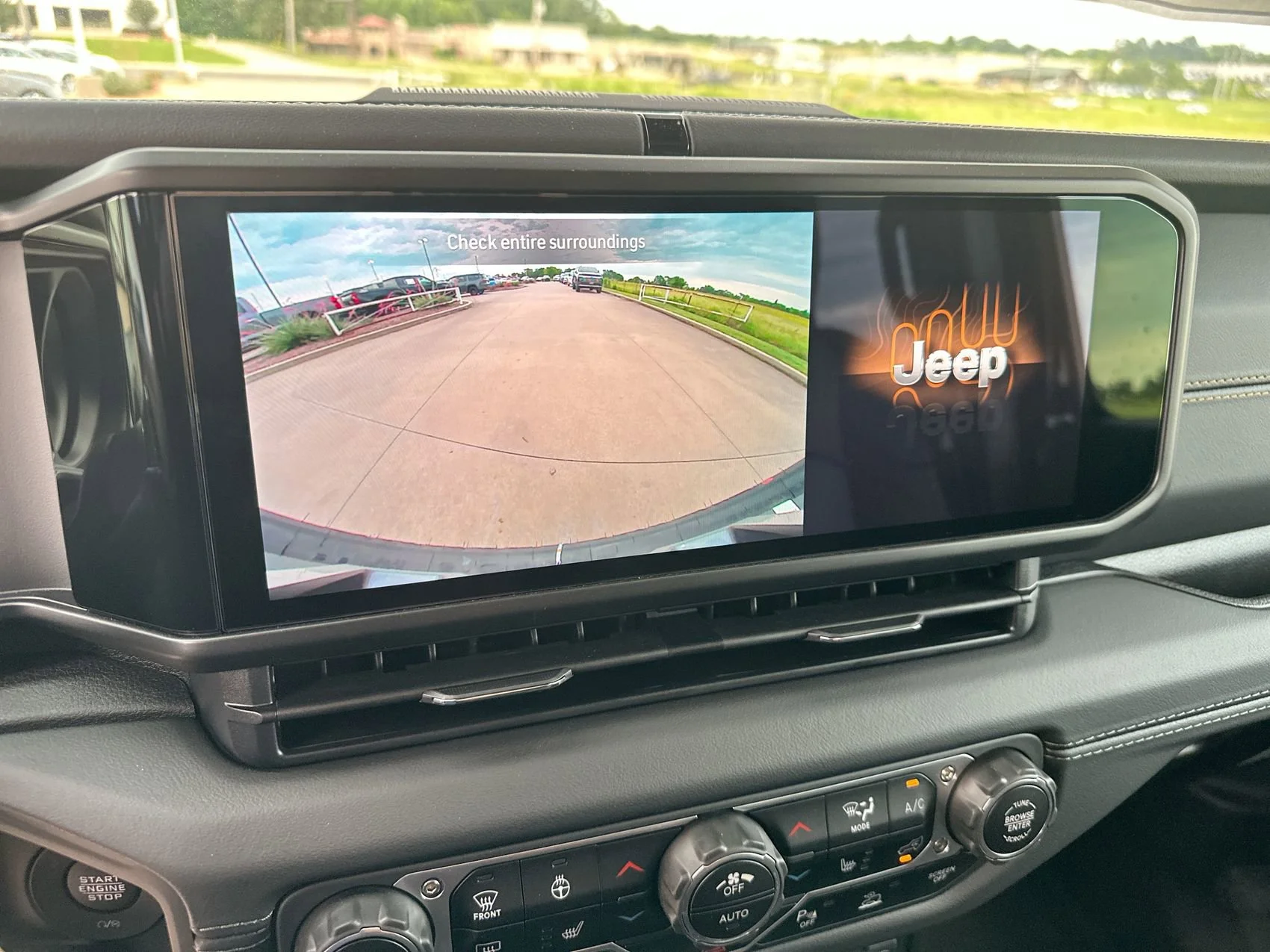 2025 Jeep Wrangler 4-Door Sahara - Photo 17
