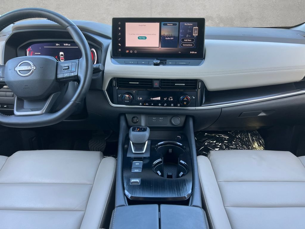 Used 2025 Red Nissan SL image 3