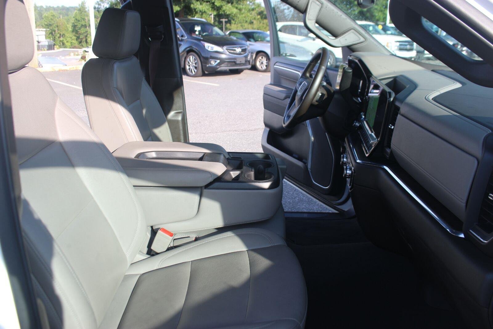 Used 2025 Summit White GMC SLT image 35