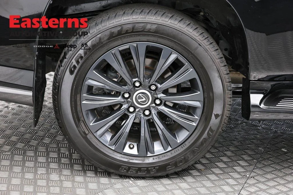 Used 2022 Black Lexus 460 image 38