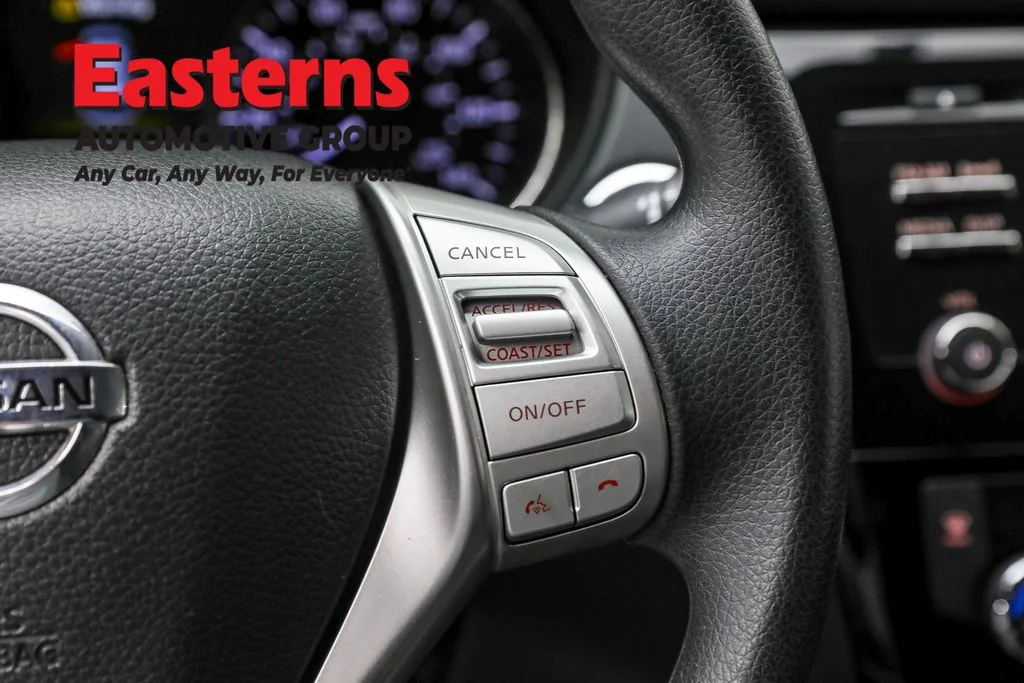 Used 2016 Silver Nissan SV image 16