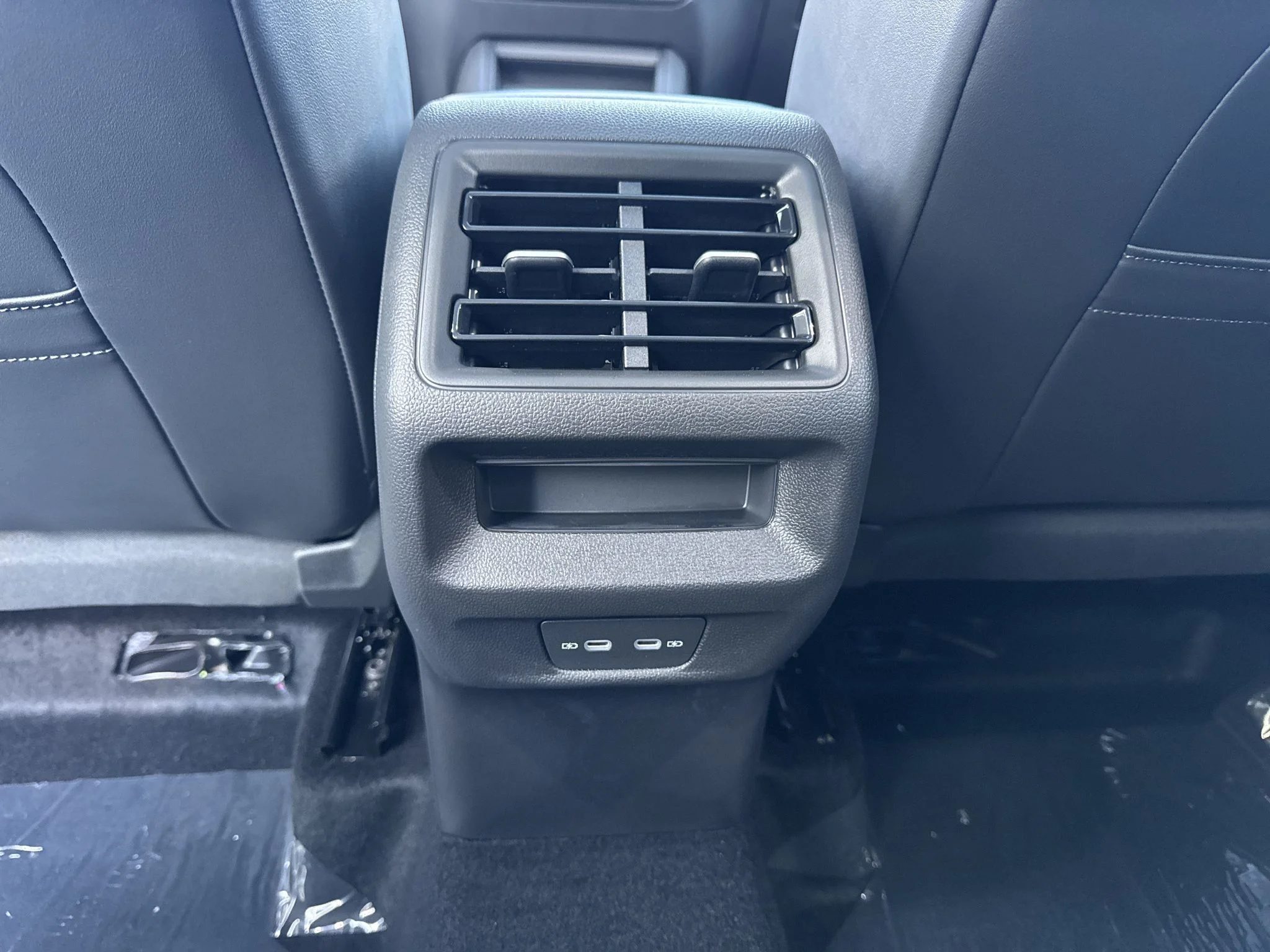 New 2026 Pure White Volkswagen SE image 31