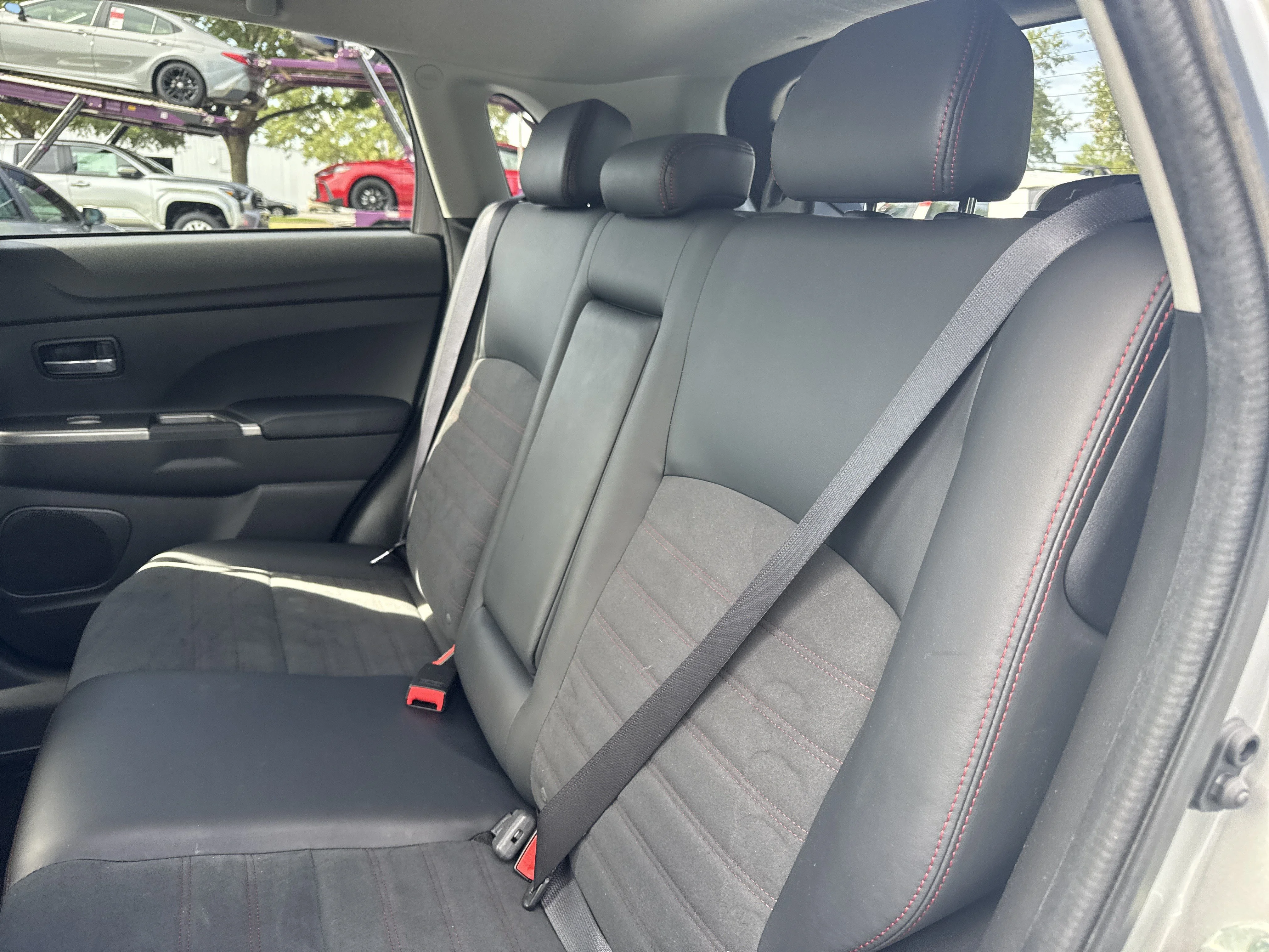 Used 2025  Mitsubishi 2.0 ES image 22