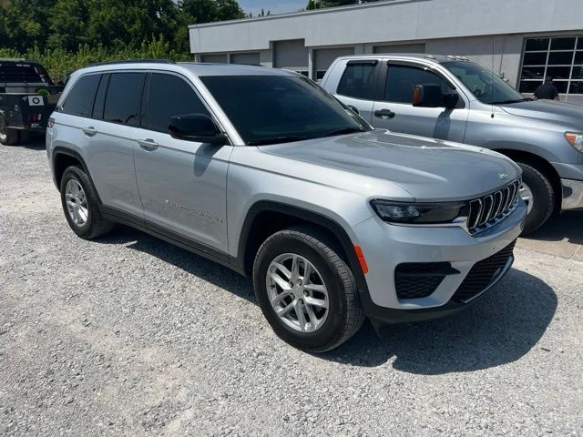 Used 2025 Silver Jeep Laredo X image 1