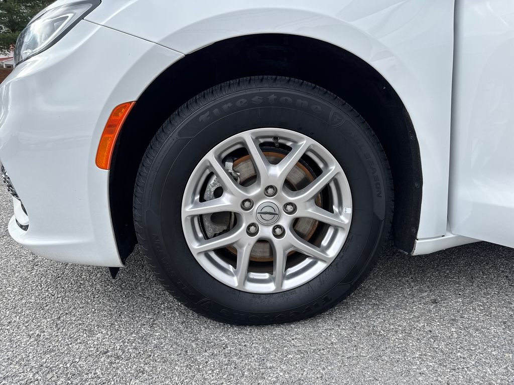 Used 2024 Bright White Clearcoat Chrysler Touring L image 26