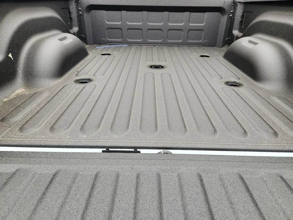 New 2026 Bright White Clearcoat RAM Tradesman image 23