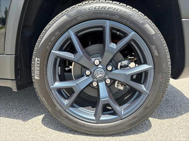 New 2026 Diamond Black Crystal Pearl-Coat Exterior Paint Jeep 85th Anniversary image 29