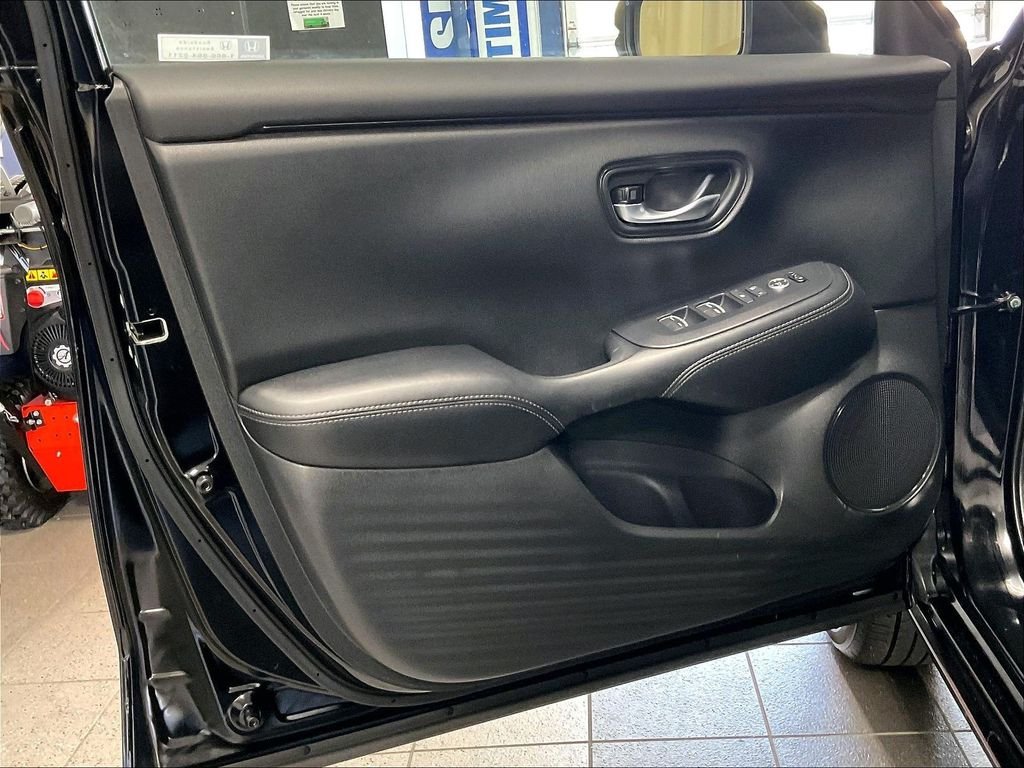 Used 2026 Black Honda EX-L image 9