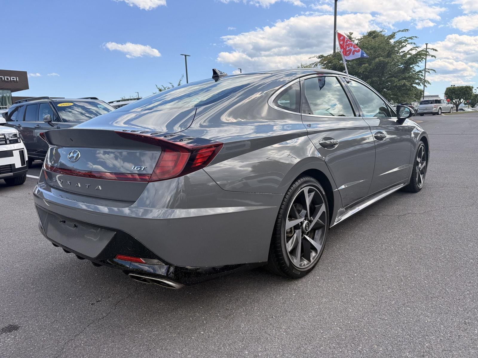 Used 2023 Hampton Gray Hyundai SEL Plus image 3