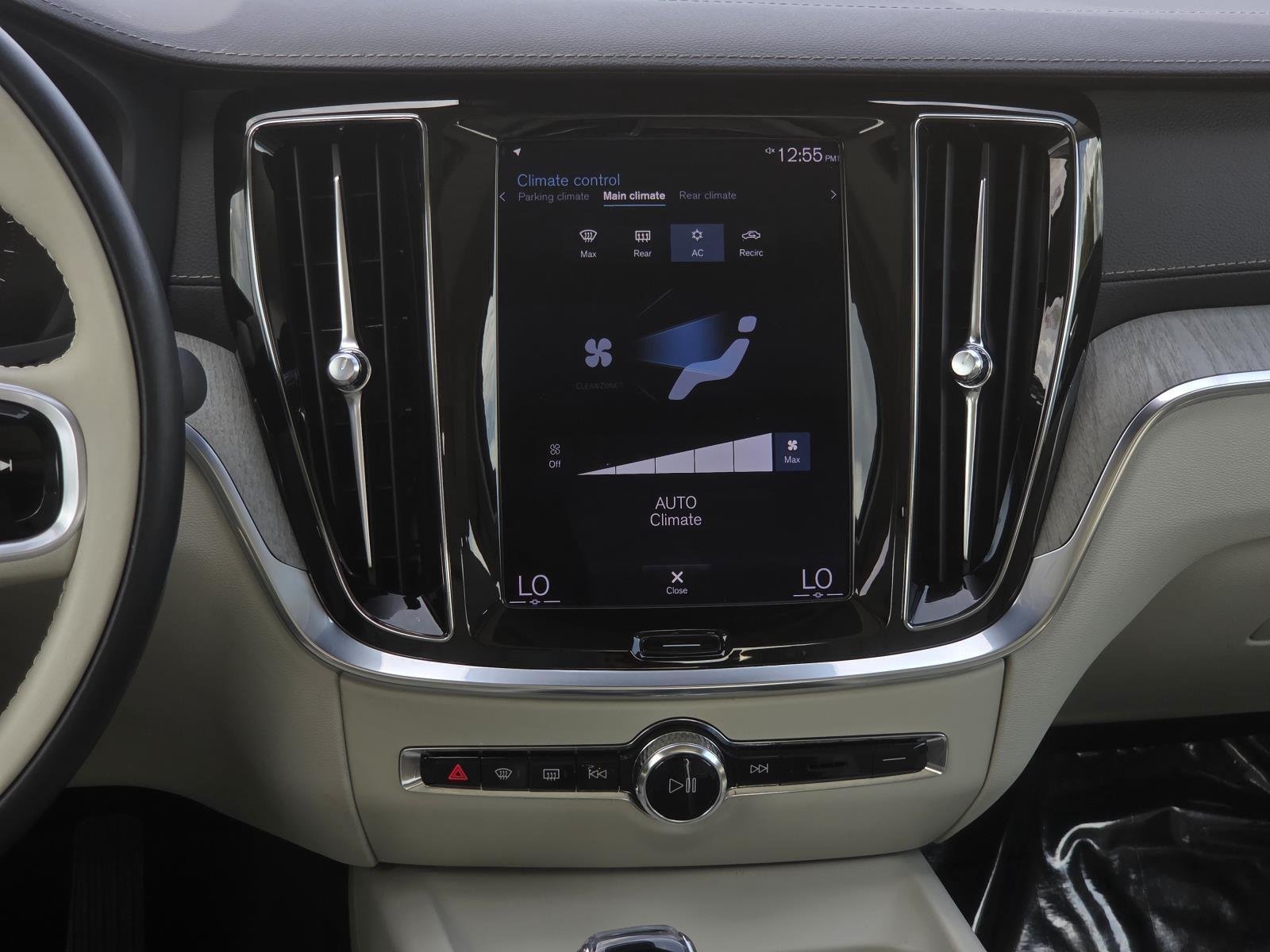 Used 2022 Crystal White Metallic Volvo Inscription image 14