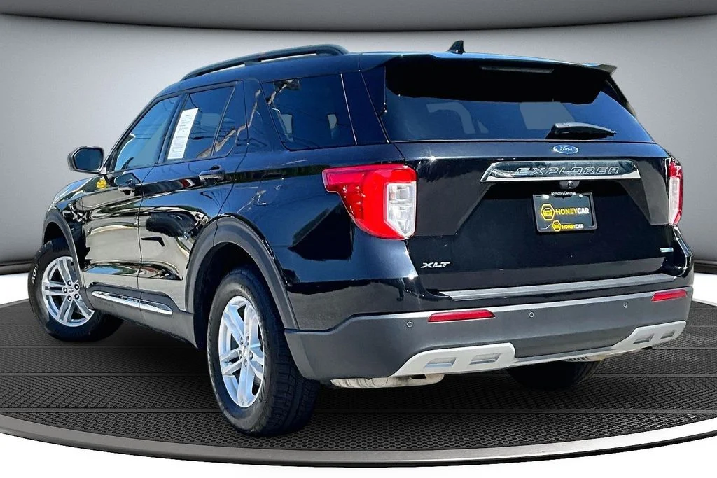 Certified Used 2020 Black Ford XLT image 4