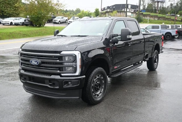 2027 Ford Super Duty F-350® XLT