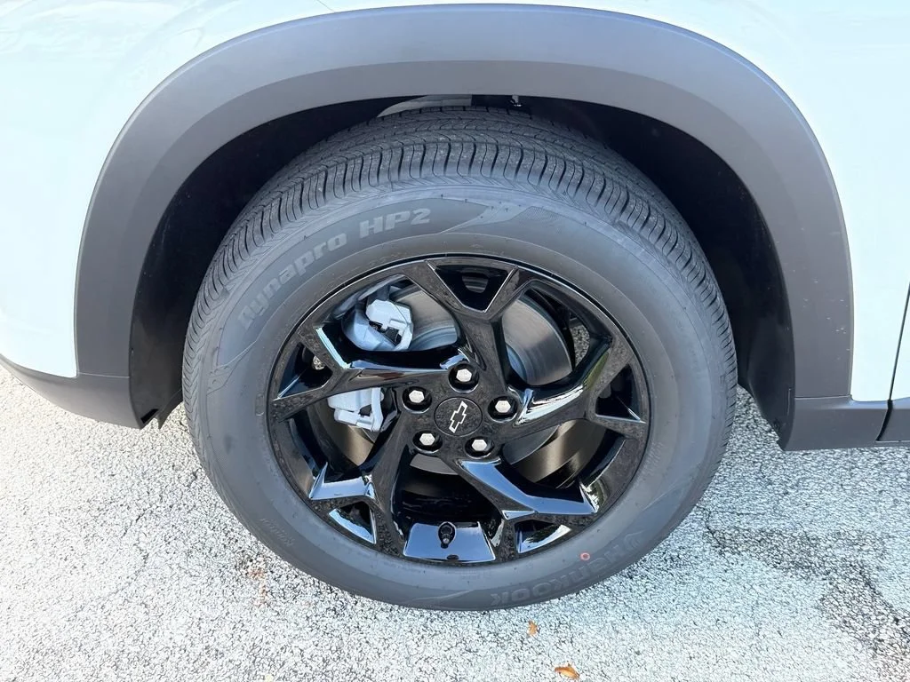 New 2026 Summit White Chevrolet LT image 15