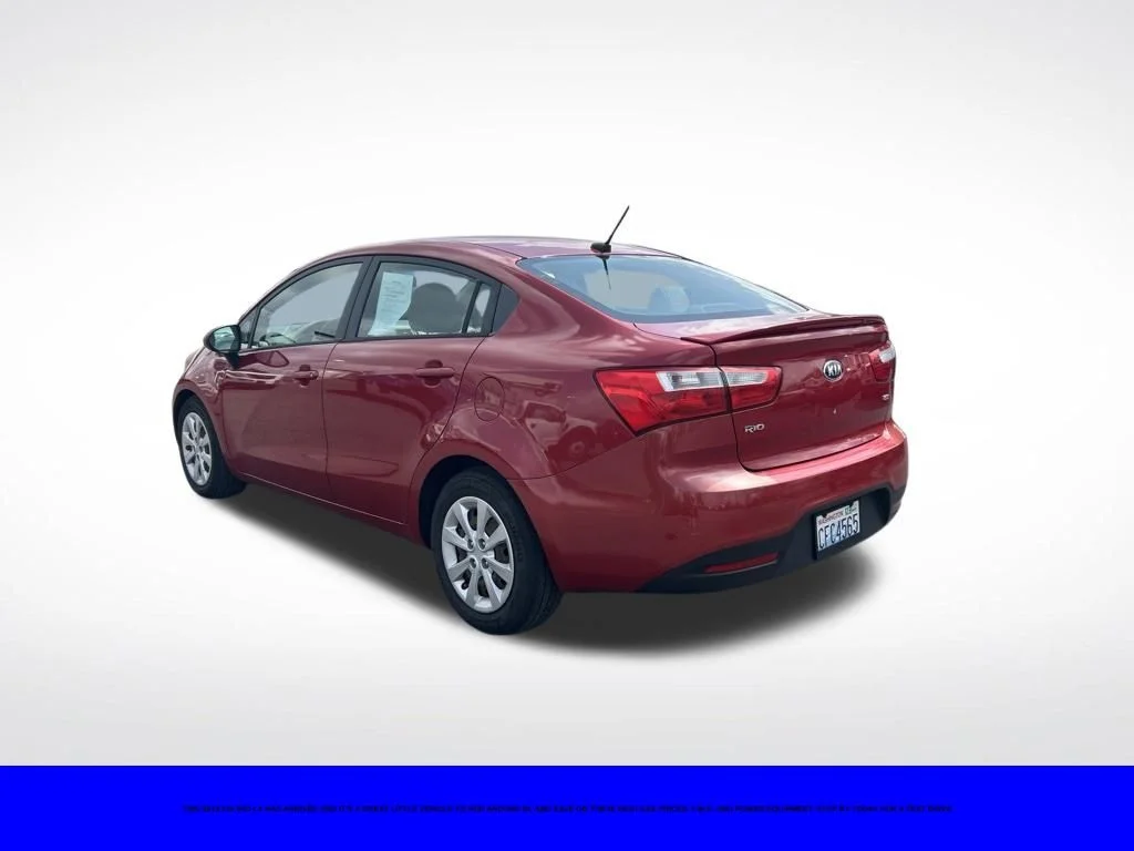 Used 2013 Signal Red Kia LX image 3