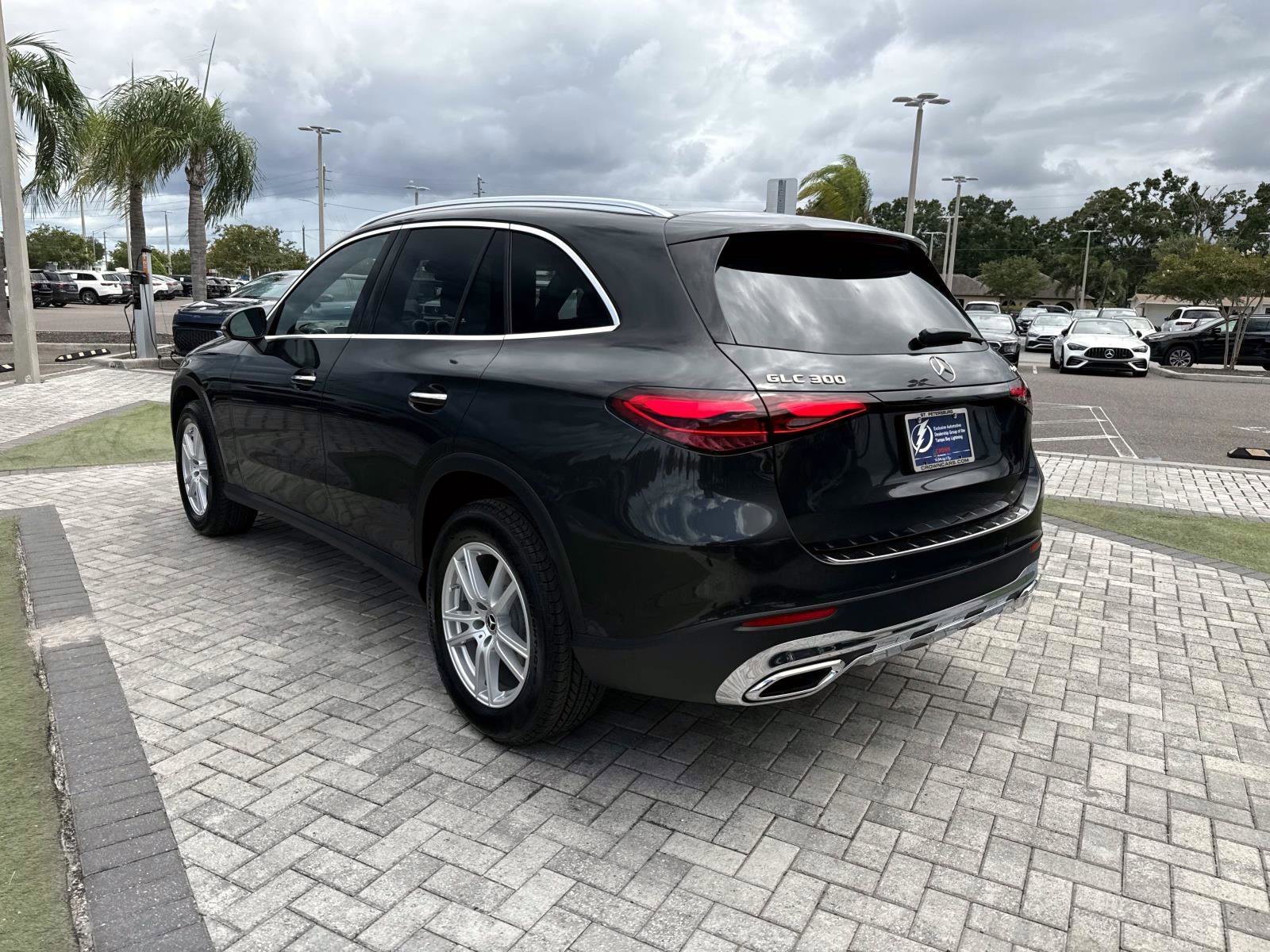 New 2026 Gray Metallic Mercedes-Benz 300 4MATIC® SUV image 4