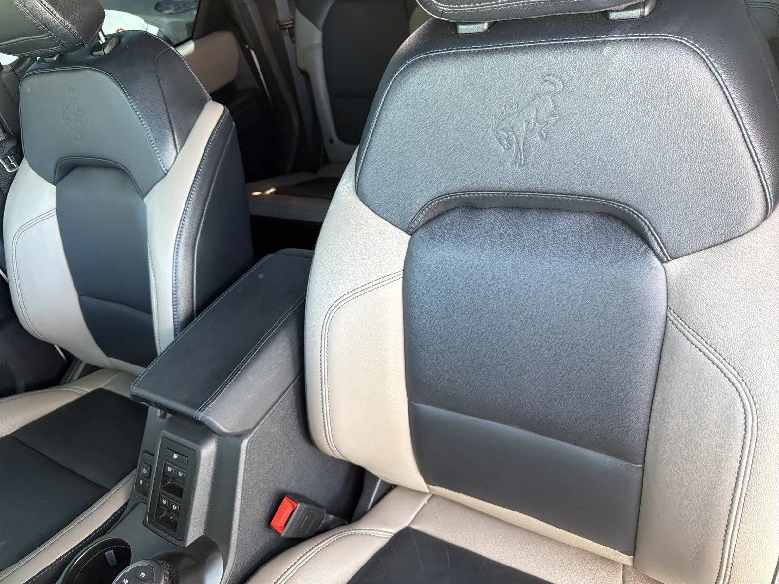 Used 2024 White Ford Wildtrak image 22