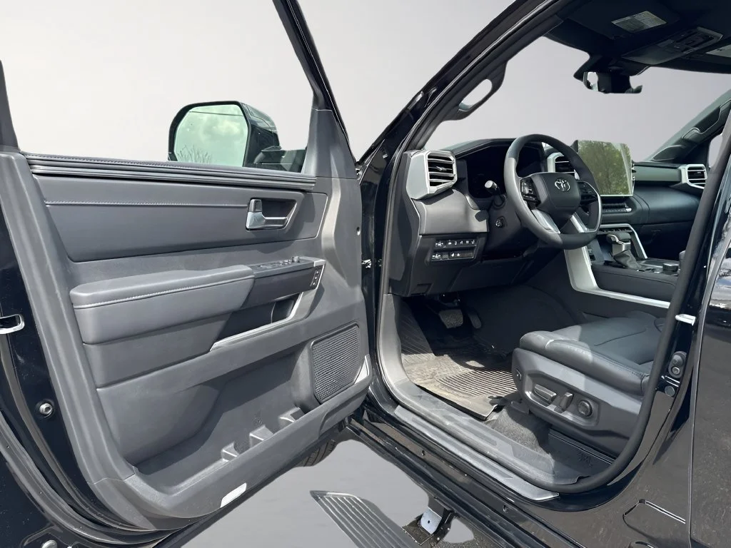 Used 2025 Midnight Black Toyota Platinum image 29