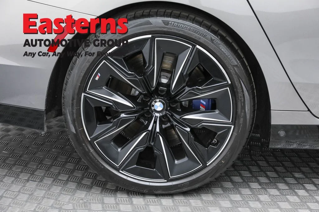 Used 2023 Gray BMW 760i xDrive image 33
