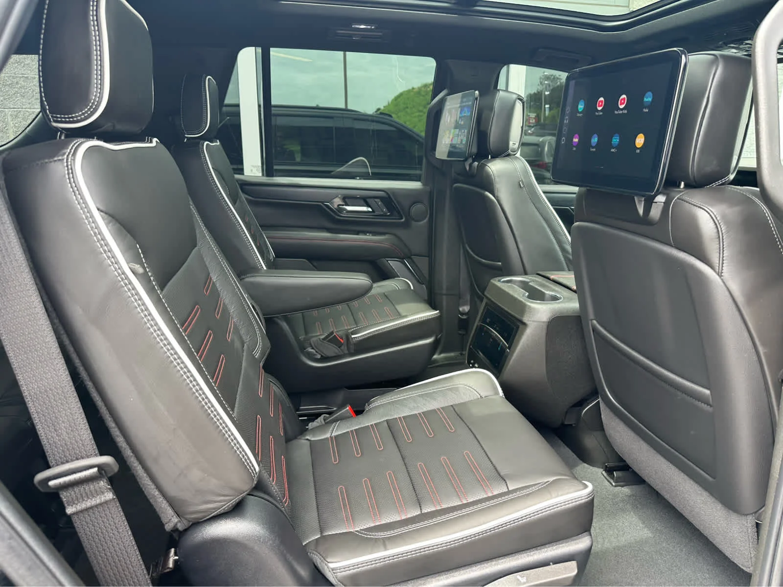 Used 2026 Onyx Black GMC AT4 Ultimate image 16