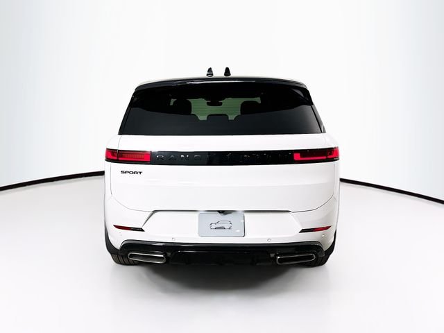 Used 2026  Land Rover Dynamic SE image 6