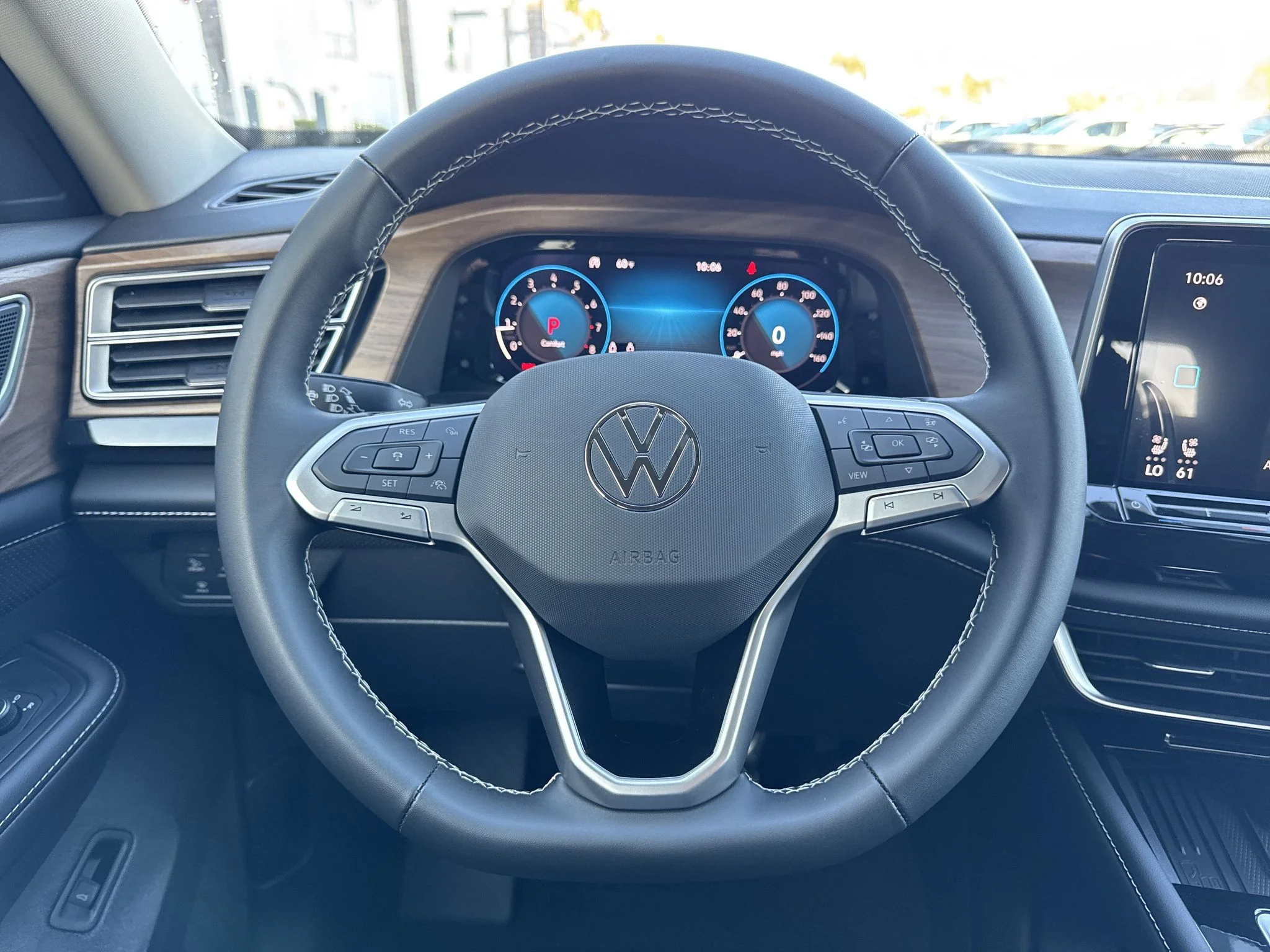 New 2026 Opal White Pearl Volkswagen 2.0T SE w/Technology image 18