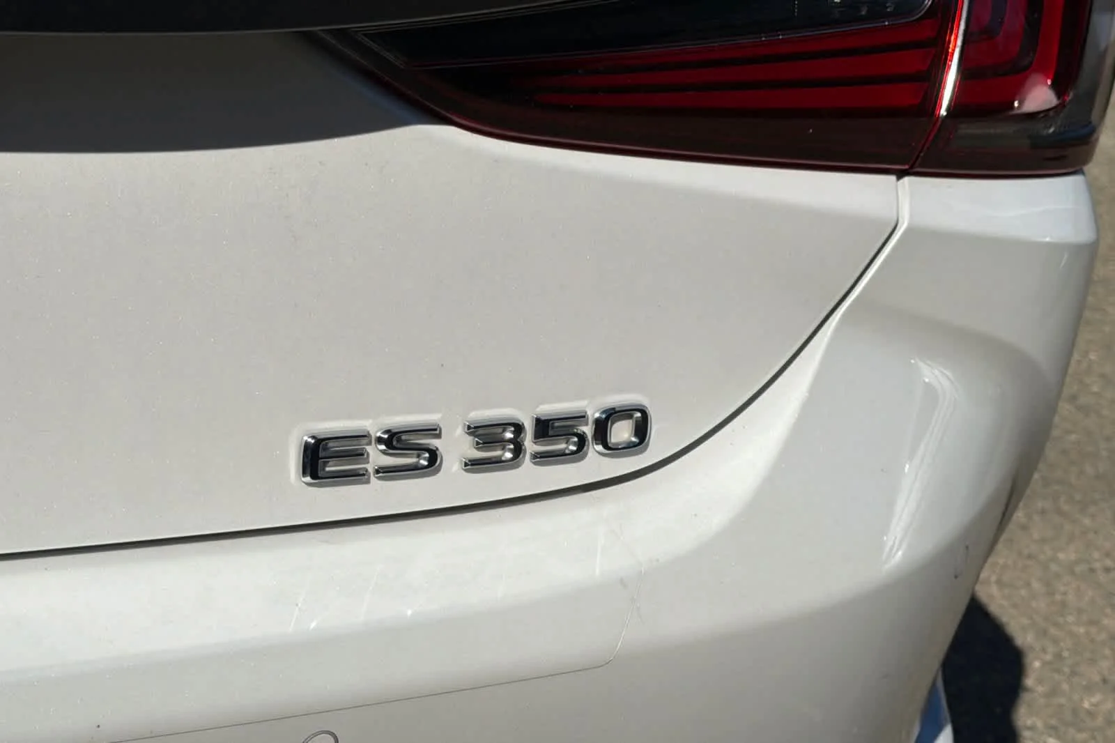 Used 2019 Eminent White Pearl Lexus  image 7