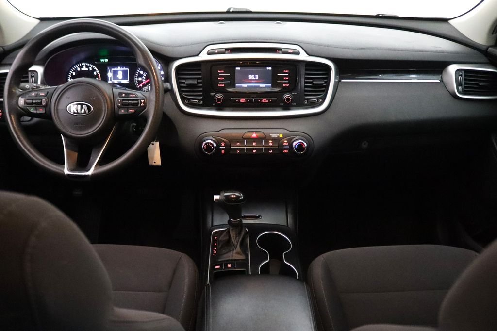 Used 2017 White Kia LX image 20