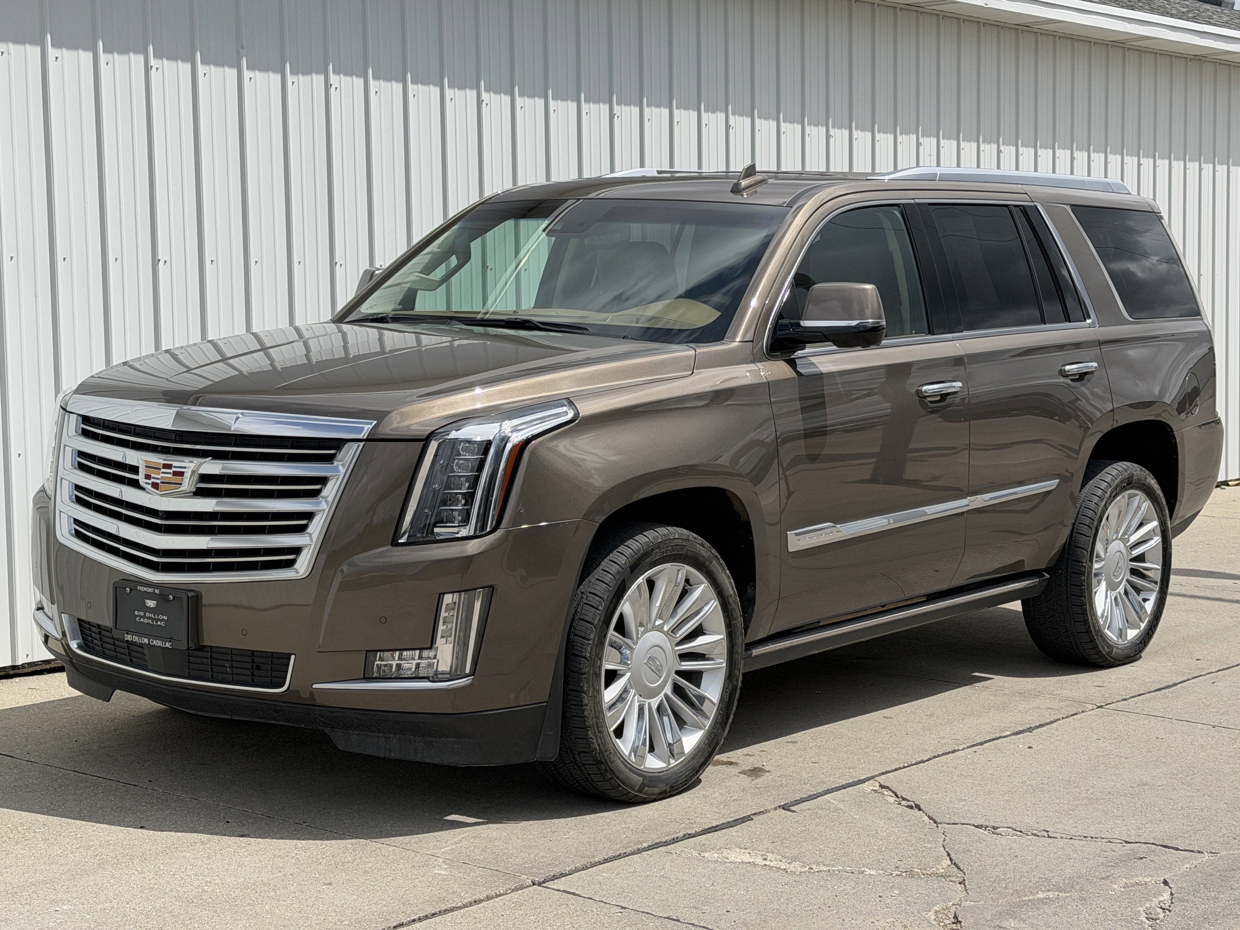 2016 Cadillac Escalade AWD Platinum's photo