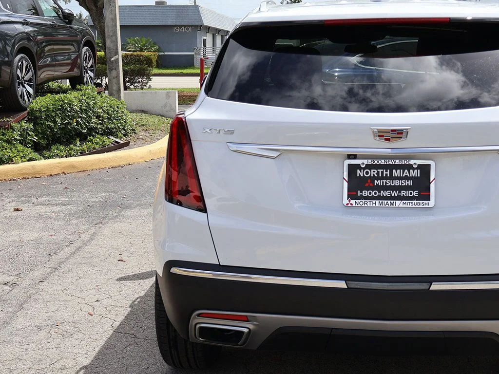 Used 2024 White Cadillac Premium Luxury image 20