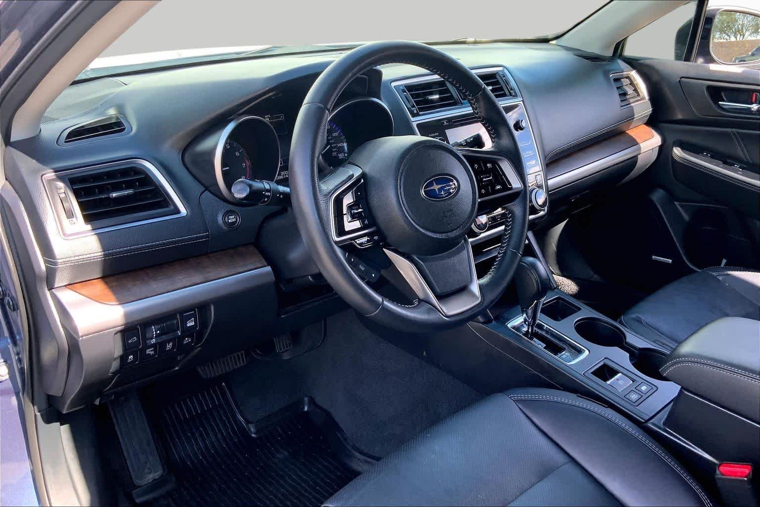 Used 2018 Twilight Blue Metallic Subaru Limited image 15