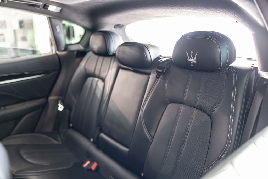Used 2019 White Maserati S GranSport image 36