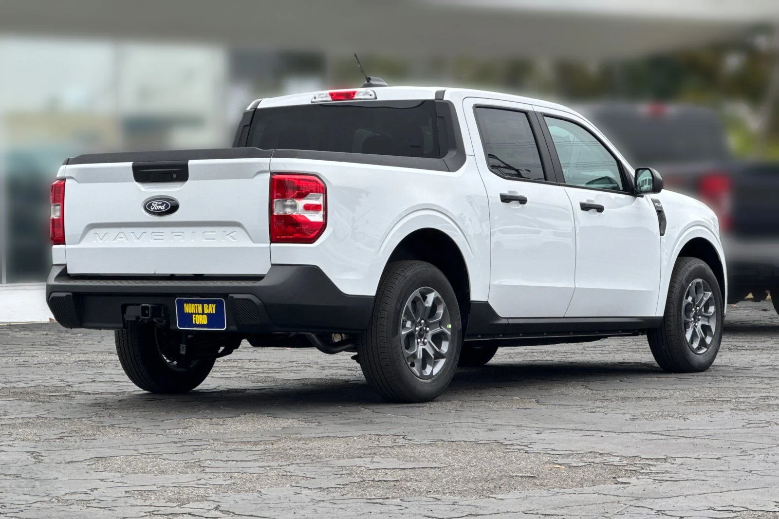 New 2026 Oxford White Ford XLT image 3